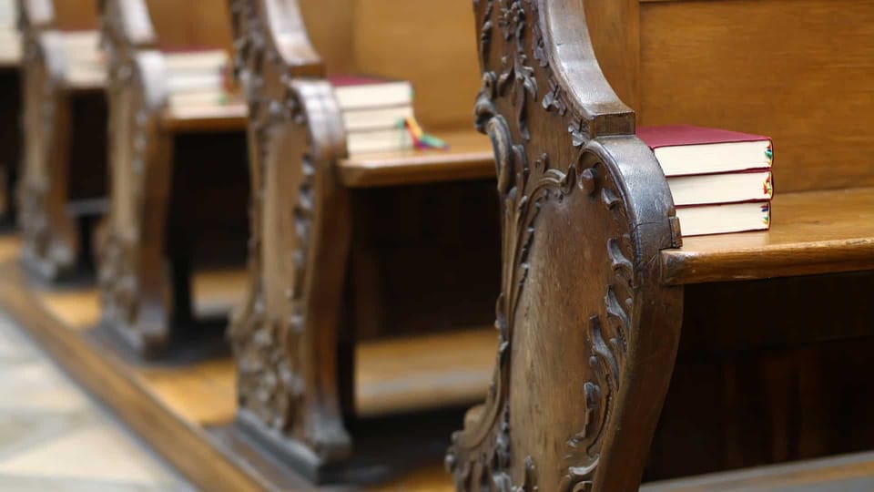 pews