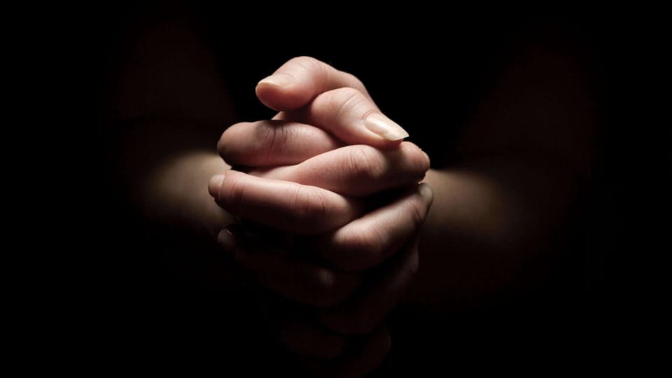pray