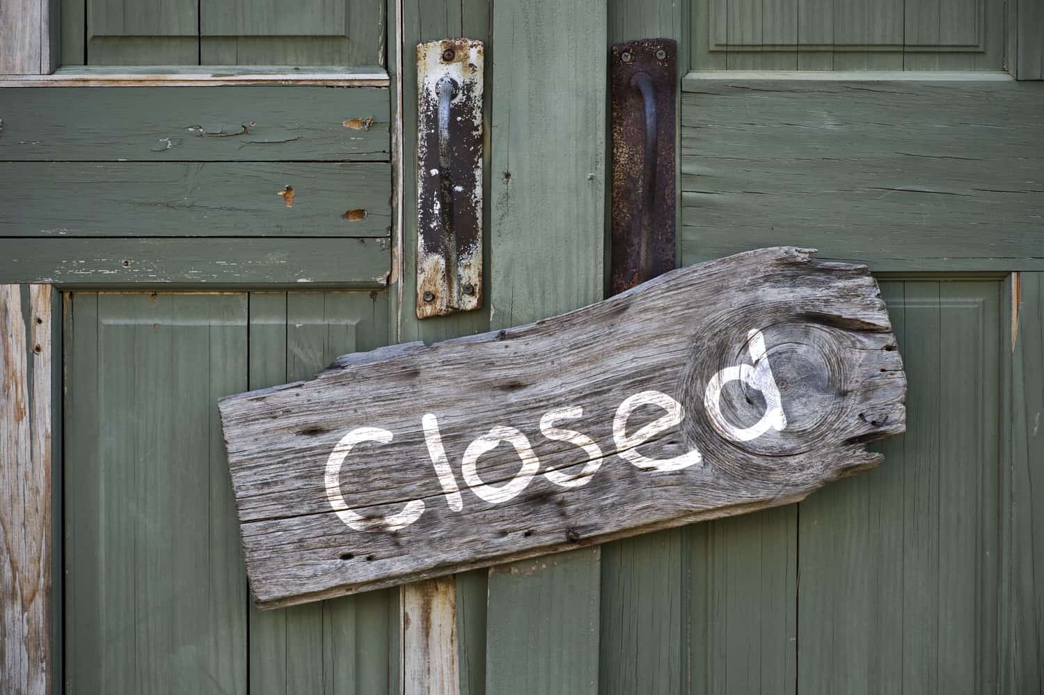 Old closed sign.